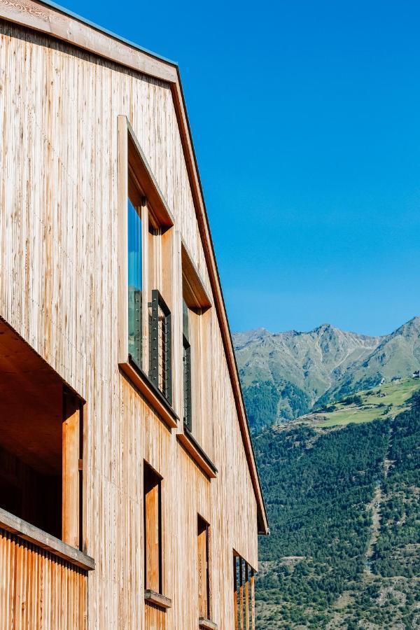 Zum Riesen Historic Refugium Hotel Laces Exterior photo