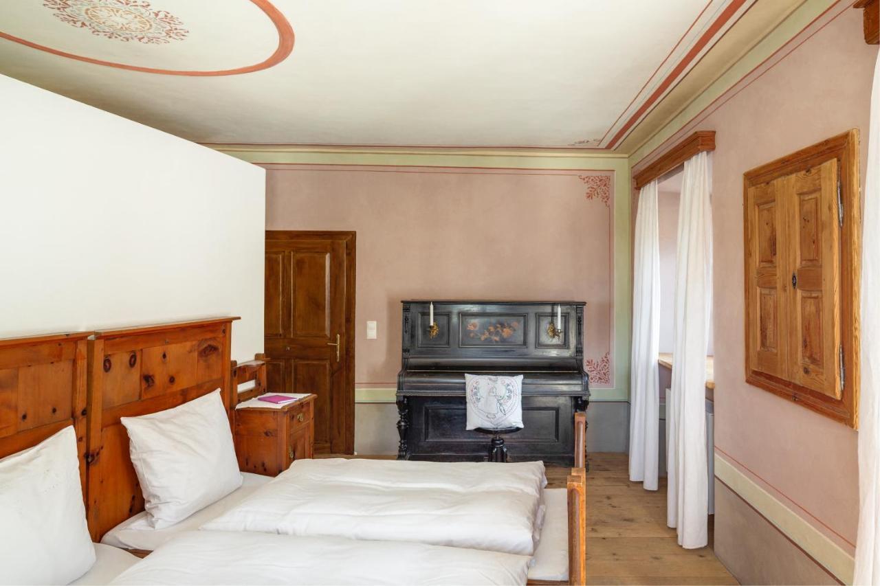 Zum Riesen Historic Refugium Hotel Laces Exterior photo